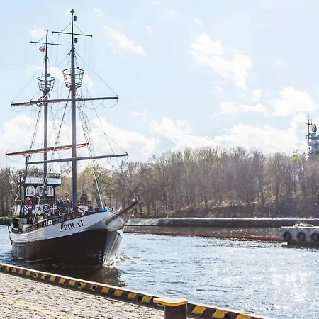 Family Premium Private Jacuzzi, Sauna & Sea View Колобжег