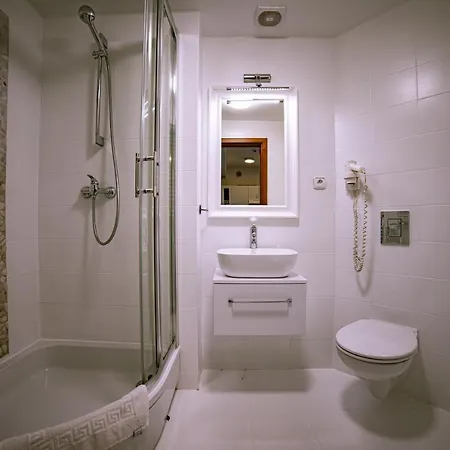 Family Premium Private Jacuzzi, Sauna & Sea View