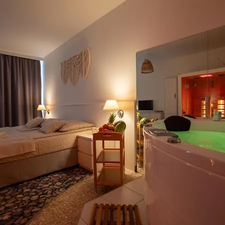 Beach Boho Private Spa Suite 75M - Jacuzzi, Sauna Ir & Sea View Lägenhet