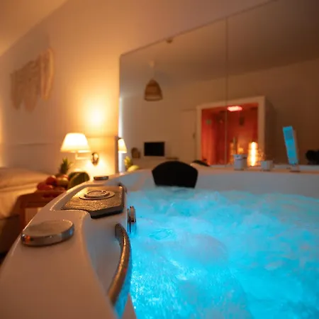 Lägenhet Beach Boho Private Spa Suite 75M - Jacuzzi, Sauna Ir & Sea View